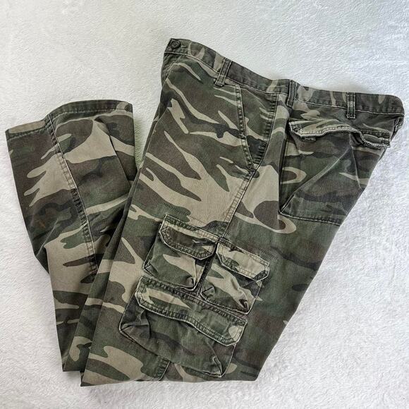 Wrangler Camo Cargo pants men’s size 36x31 - Picture 1 of 7